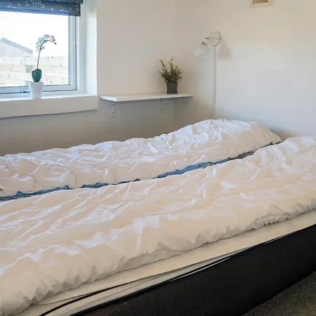 12 Person In Vestervig-by Traum *