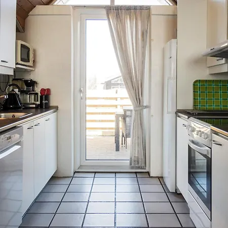 12 Person In Vestervig-by Traum * Vestervig