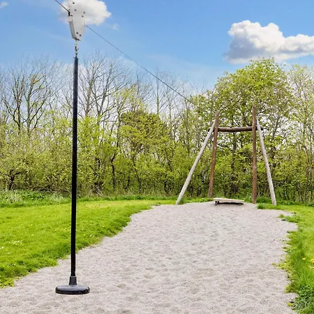 12 Person In Vestervig-by Traum